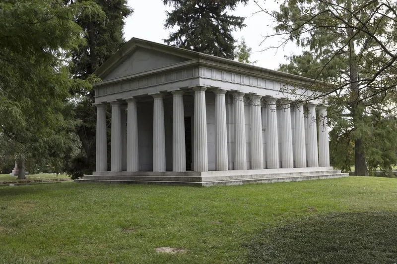File:Mausoleum at Spring Grove Cemetery.jpg