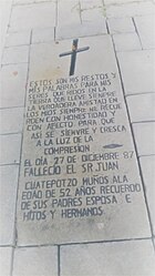 Tombstone of Juan Cuatepotzo Muñoz. Tlaxcala, Mexico, 1987.